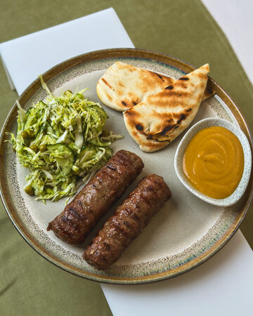 Мититеи с салатом из свежей капусты