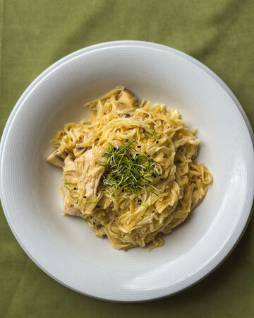 Домашняя лапша с курицей и грибами